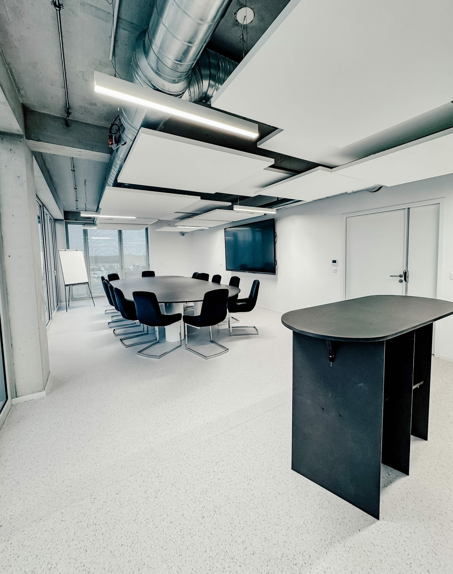 Salle de réunion à louer à Nantes Orvault, pour tous types de réunions, événements d'entreprise, team building, petit-déjeuner d'équipe