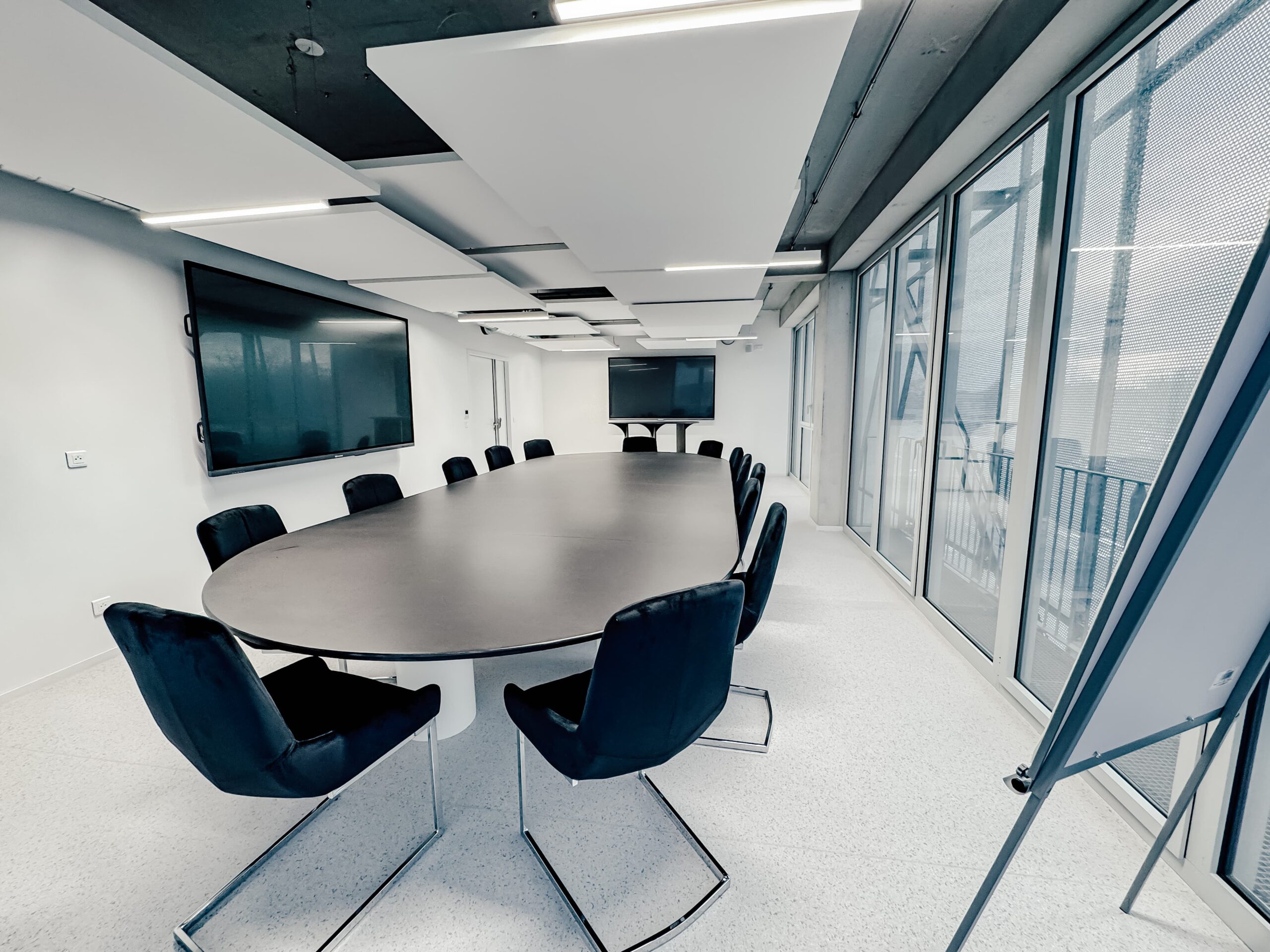 Salle de réunion à louer à Nantes Orvault, pour tous types de réunions, événements d'entreprise, team building, petit-déjeuner d'équipe