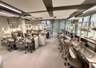 Salle de travaux pratiques dentaires tout équipé à louer à Nantes